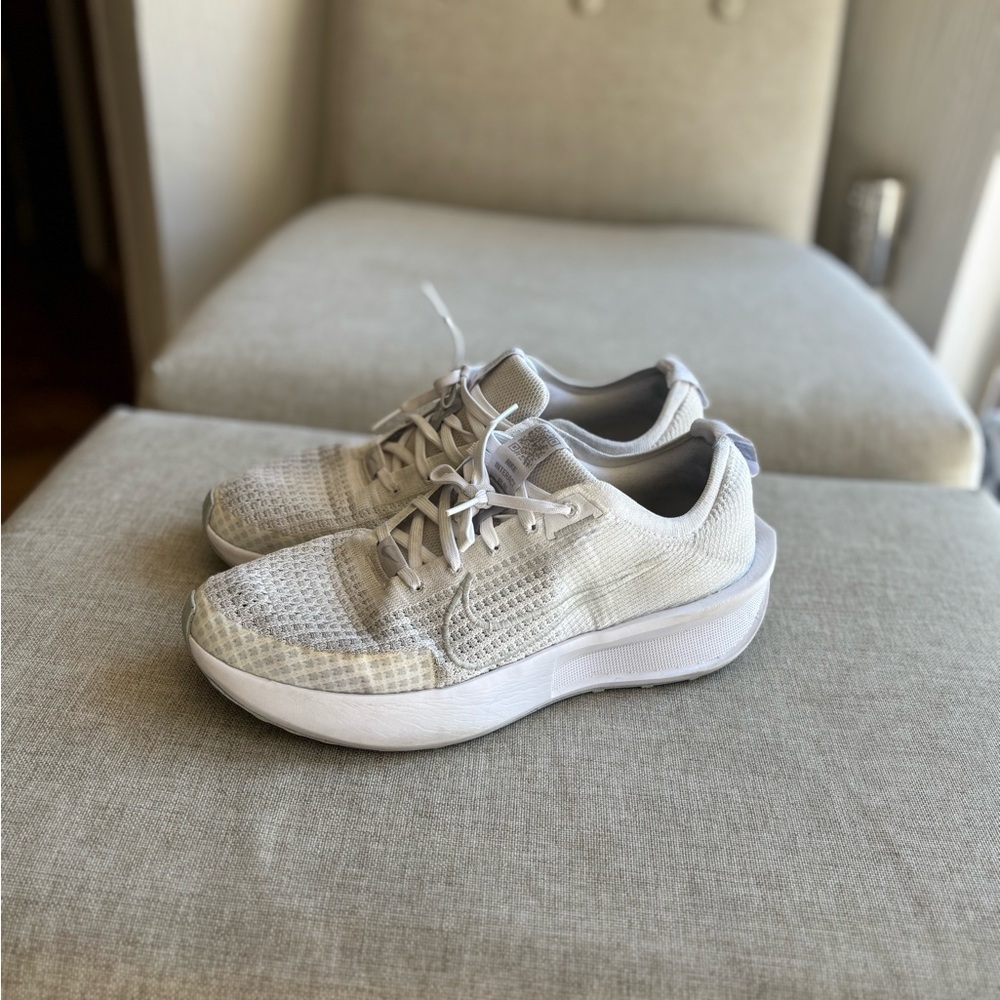 Nike Interact Run White Pure Platinum